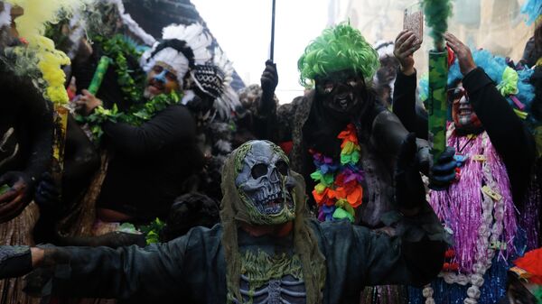 لبنان: انطلاق كرنفال الزامبو في الميناء وسط حضور شعبي وسياحي  - سبوتنيك عربي