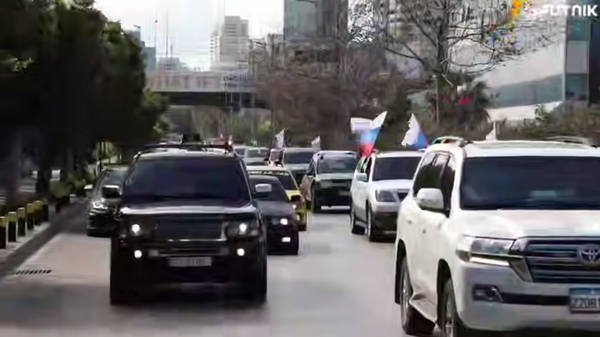 بيروت تحيي يوم حماة الوطن بمسيرة سيارات حاشدة دعما للجيش الروسي - سبوتنيك عربي