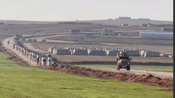 إعلام: القوات الأمريكية تبدأ بإخلاء أكبر قواعدها في شمال شرق سوريا - سبوتنيك عربي