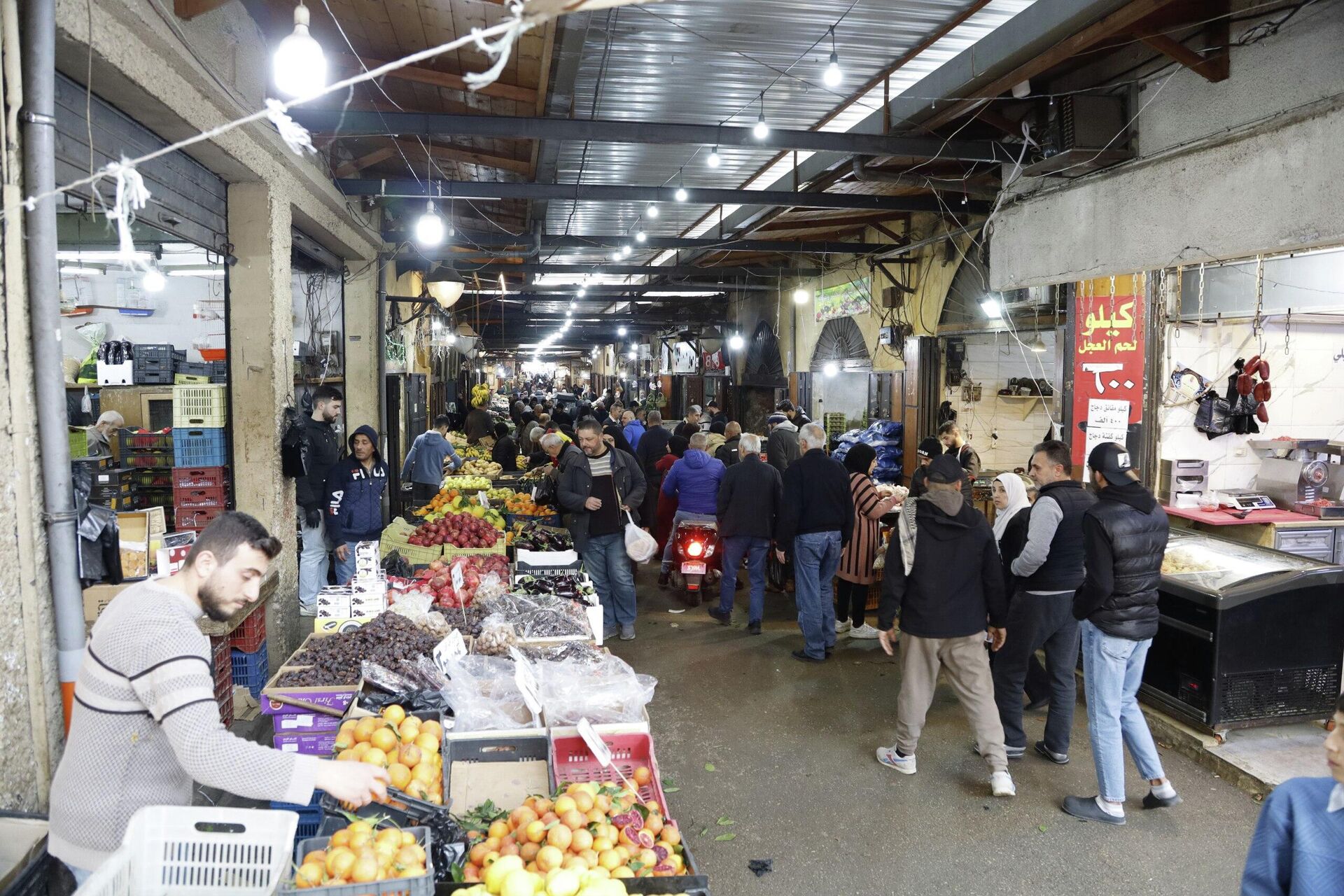 رمضان في ظل الضرائب الجديدة.. ركود في أسواق طرابلس وشراء اللحوم بالغرام - سبوتنيك عربي, 1920, 24.02.2026