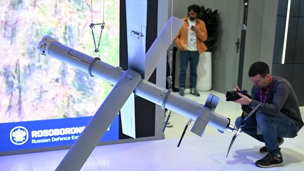 نظام الاستطلاع والضرب المحمول RUS-PE التابع لشركة كلاشينكوف والمزود بذخائر موجهة في معرض الدفاع العالمي (WDS-2026) في الرياض - سبوتنيك عربي