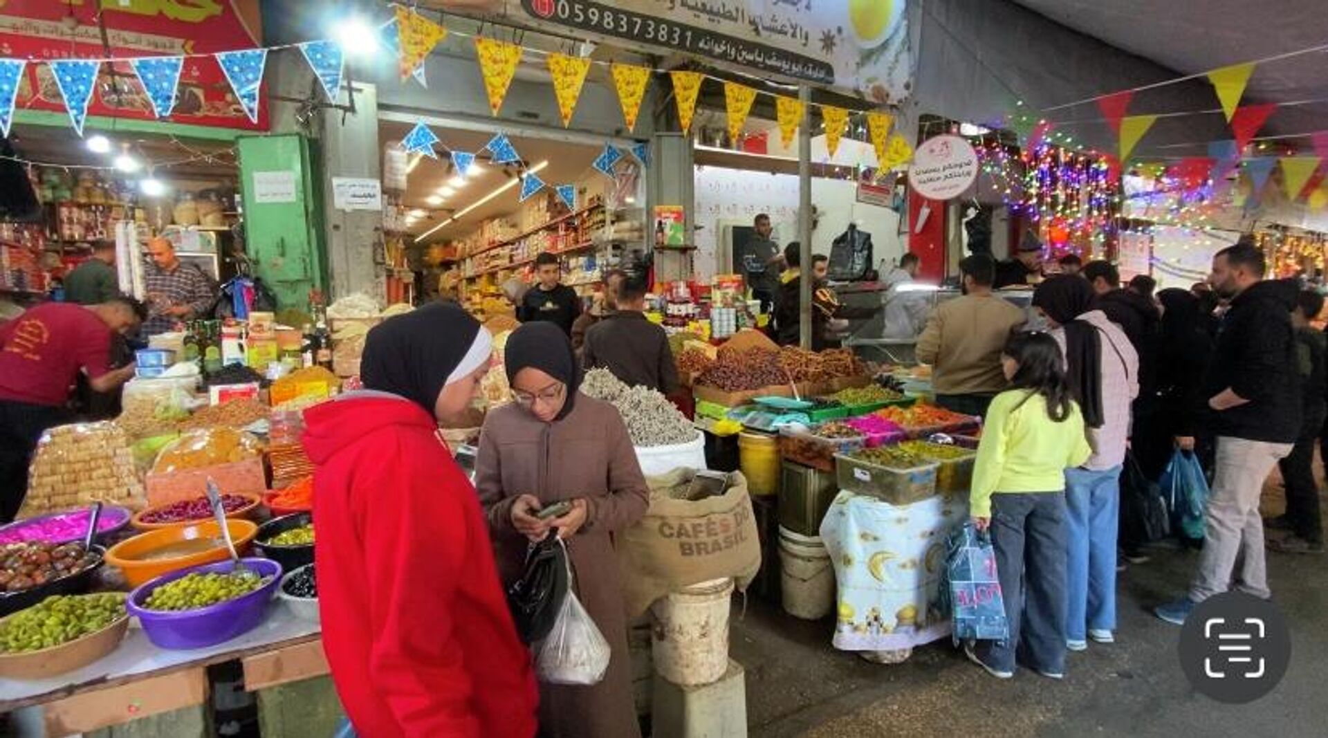 أسواق غزة تعود للحياة تدريجيا في شهر رمضان وسط قلة المشترين وغلاء الأسعار - سبوتنيك عربي, 1920, 25.02.2026
