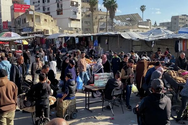 أسواق غزة تعود للحياة تدريجيا في شهر رمضان وسط قلة المشترين وغلاء الأسعار - سبوتنيك عربي