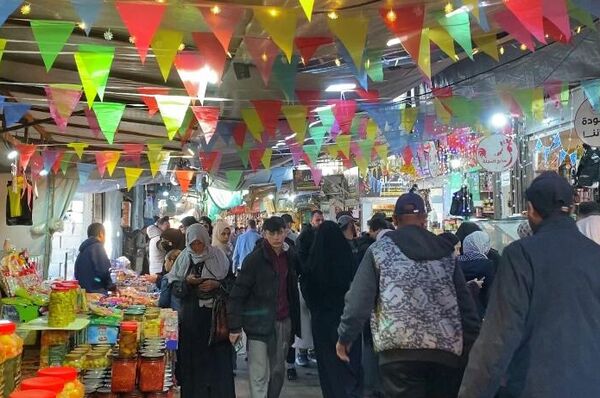أسواق غزة تعود للحياة تدريجيا في شهر رمضان وسط قلة المشترين وغلاء الأسعار - سبوتنيك عربي