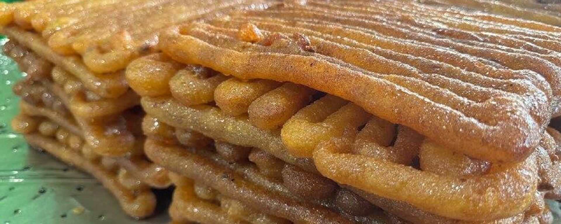 الزلابية وقلب اللوز في الجزائر ….حكاية حلويات تُزهر في رمضان وتفوح بعبق التراث  
 - سبوتنيك عربي, 1920, 27.02.2026