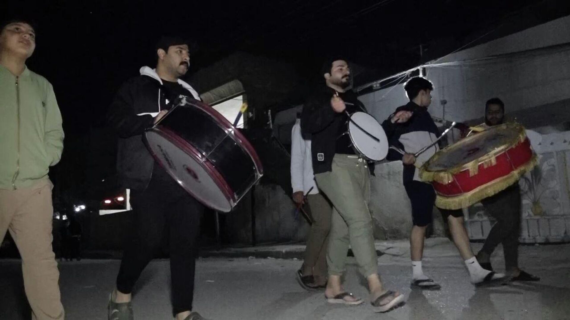 المسحراتي في العراق.. صوت الفجر بين عبق الماضي وتحولات الحاضر   - سبوتنيك عربي, 1920, 27.02.2026