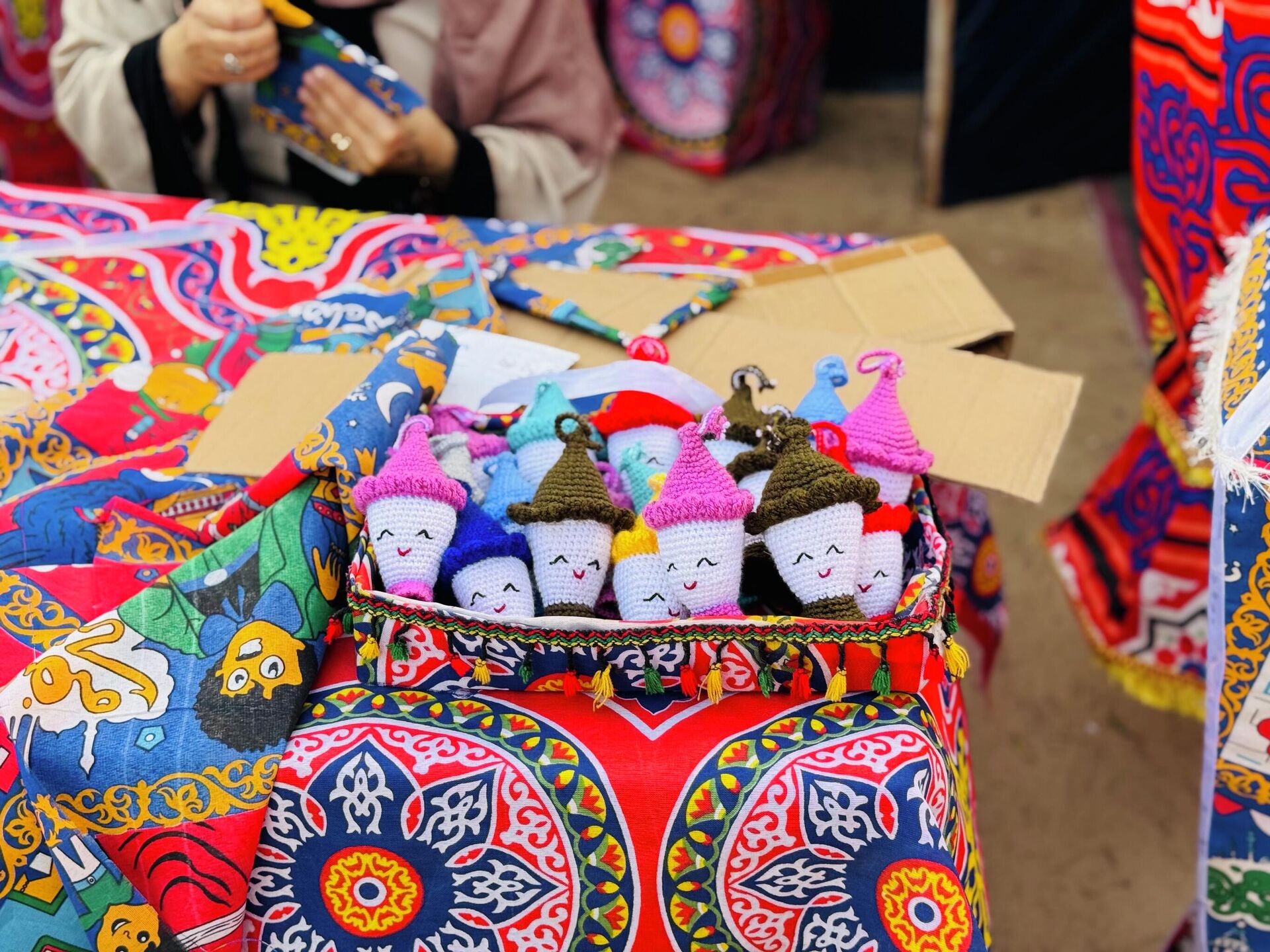 فلسطينية تدخل البهجة على النازحين بفانوس رمضان  - سبوتنيك عربي, 1920, 27.02.2026