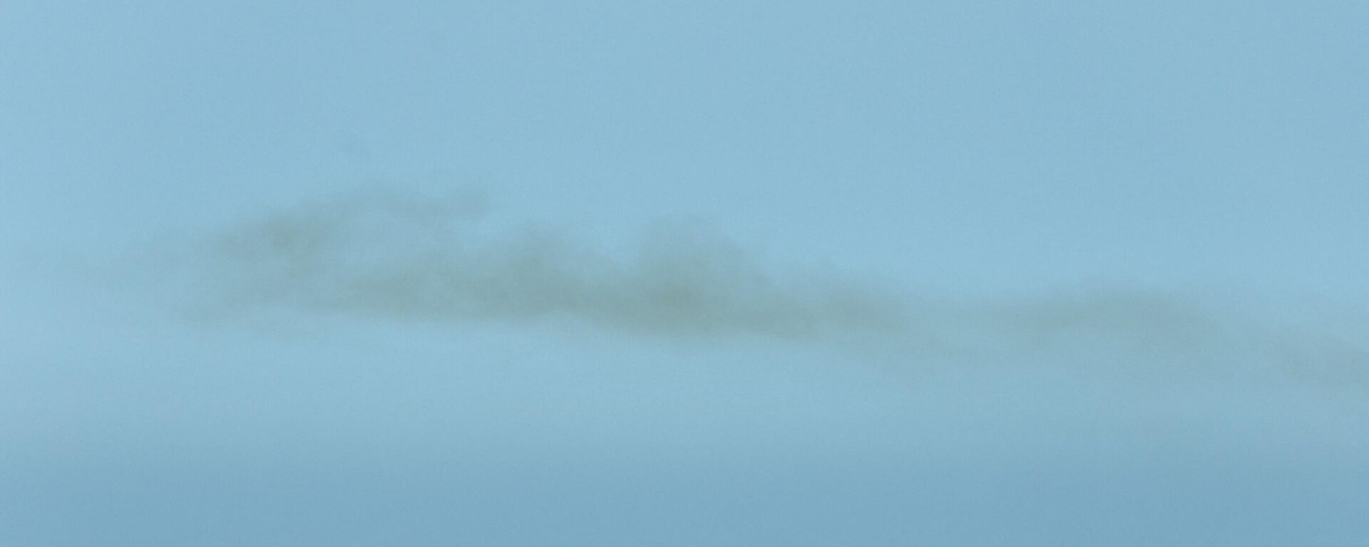 تصاعد الدخان في السماء بعد سماع دوي انفجارات في الدوحة، قطر، 28 فبراير/ شباط 2026 - سبوتنيك عربي, 1920, 28.02.2026