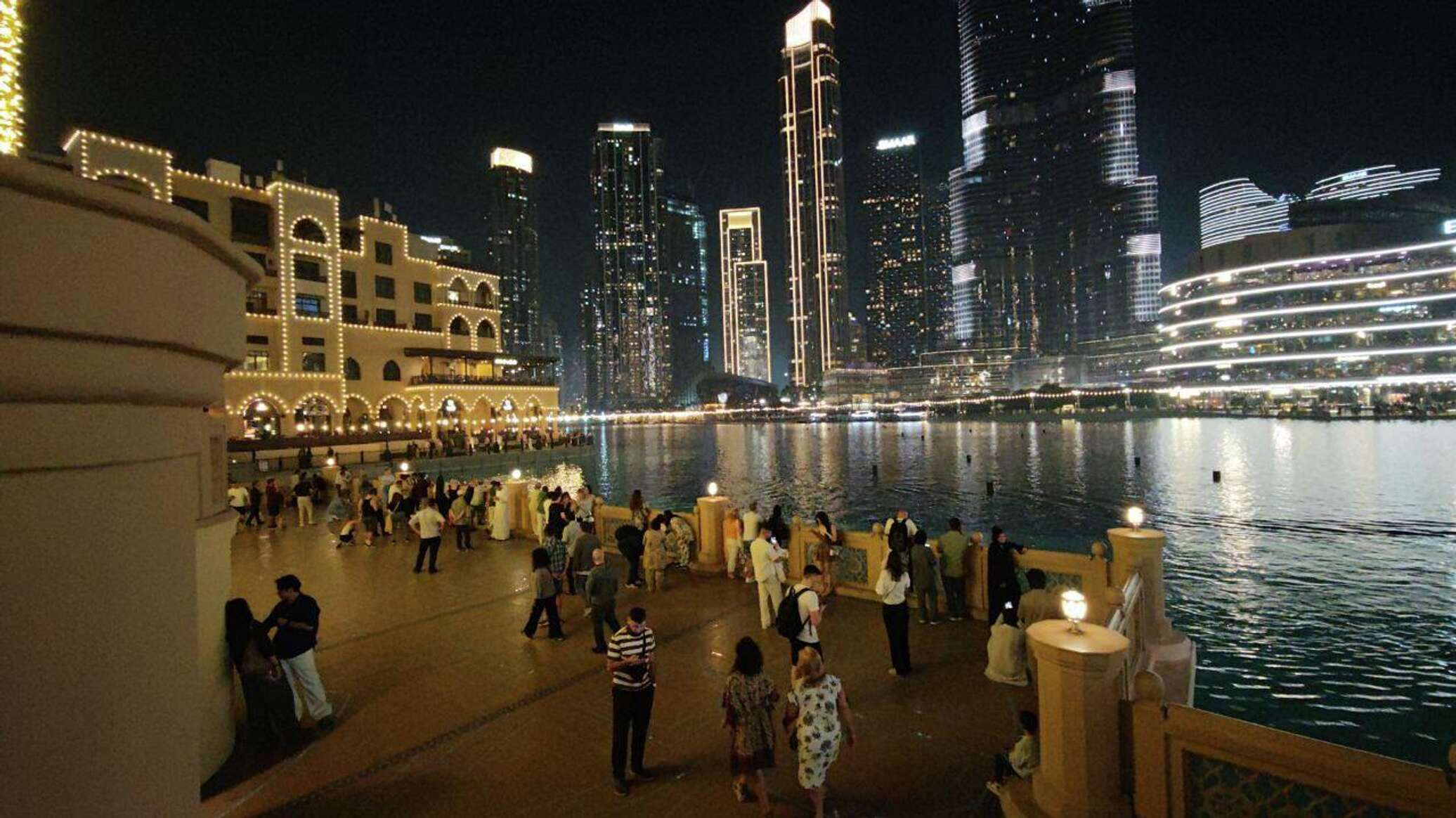 الإمارات تغلق سفارتها في طهران وتسحب سفيرها احتجاجا على الضربات الصاروخية الإيرانية