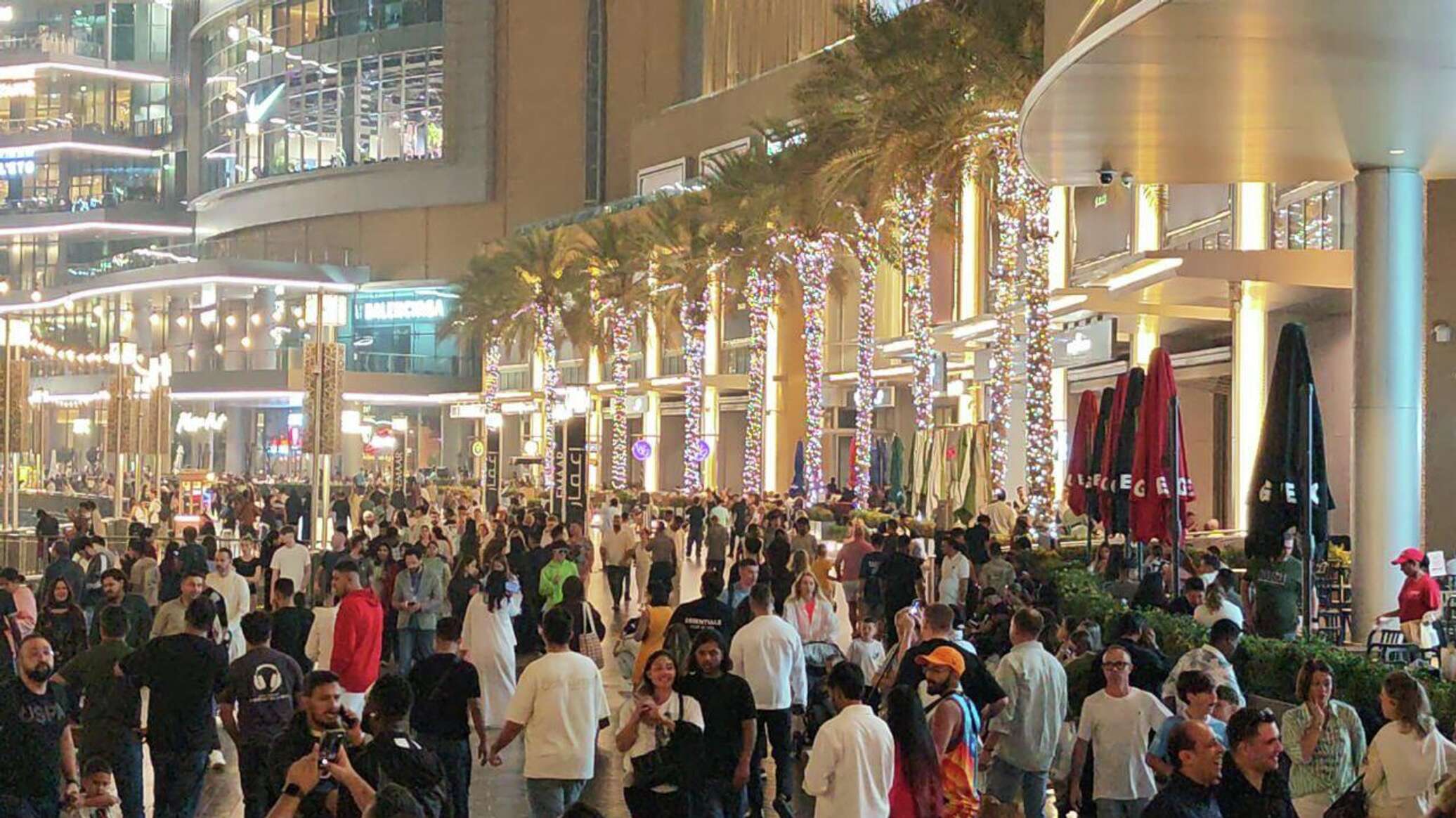 عدسة "سبوتنيك" ترصد الأوضاع داخل إمارة دبي في دولة الإمارات العربية المتحدة