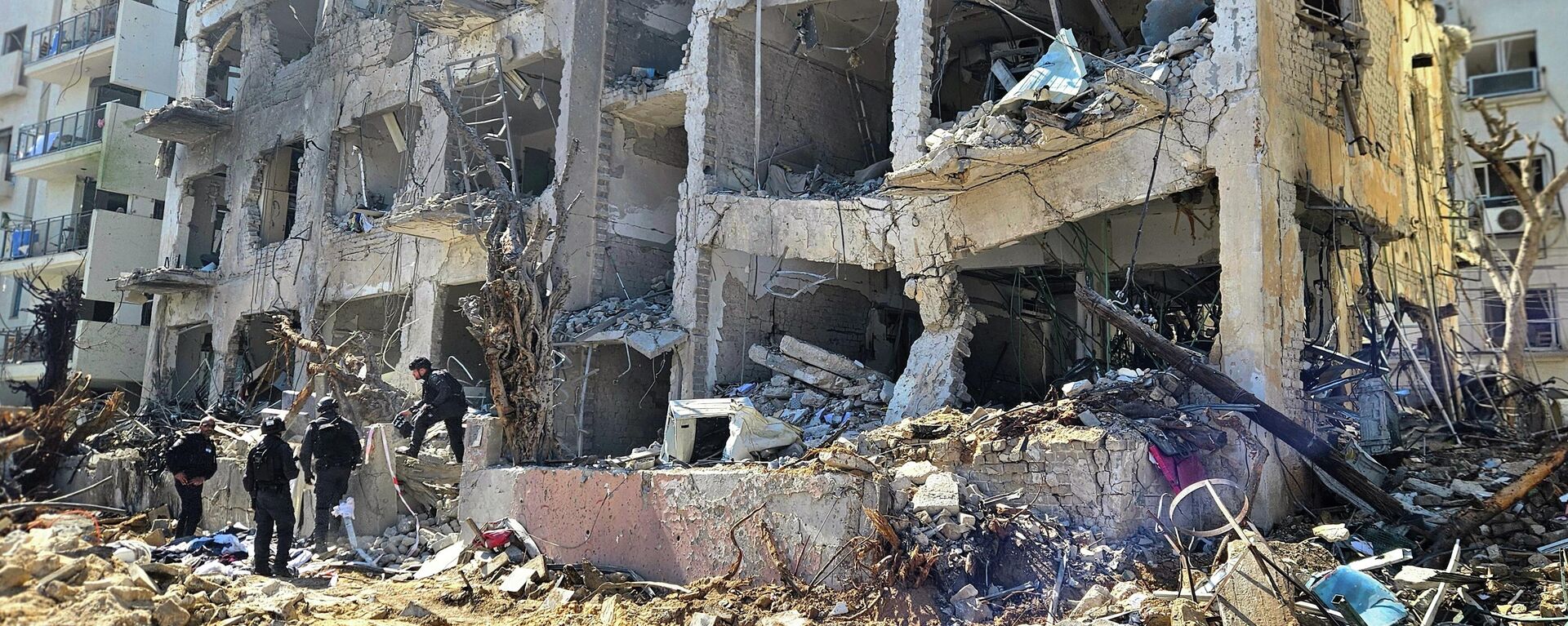 Разрушения в Тель-Авиве в результате ракетной атаки со стороны Ирана - سبوتنيك عربي, 1920, 02.03.2026