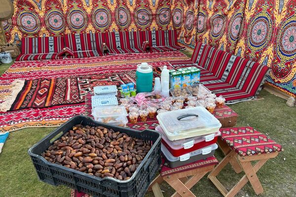 خيمة بني وليد الرمضانية في ليبيا.. 15 عاما من التكافل مع العمالة الوافدة وعابري السبيل - سبوتنيك عربي