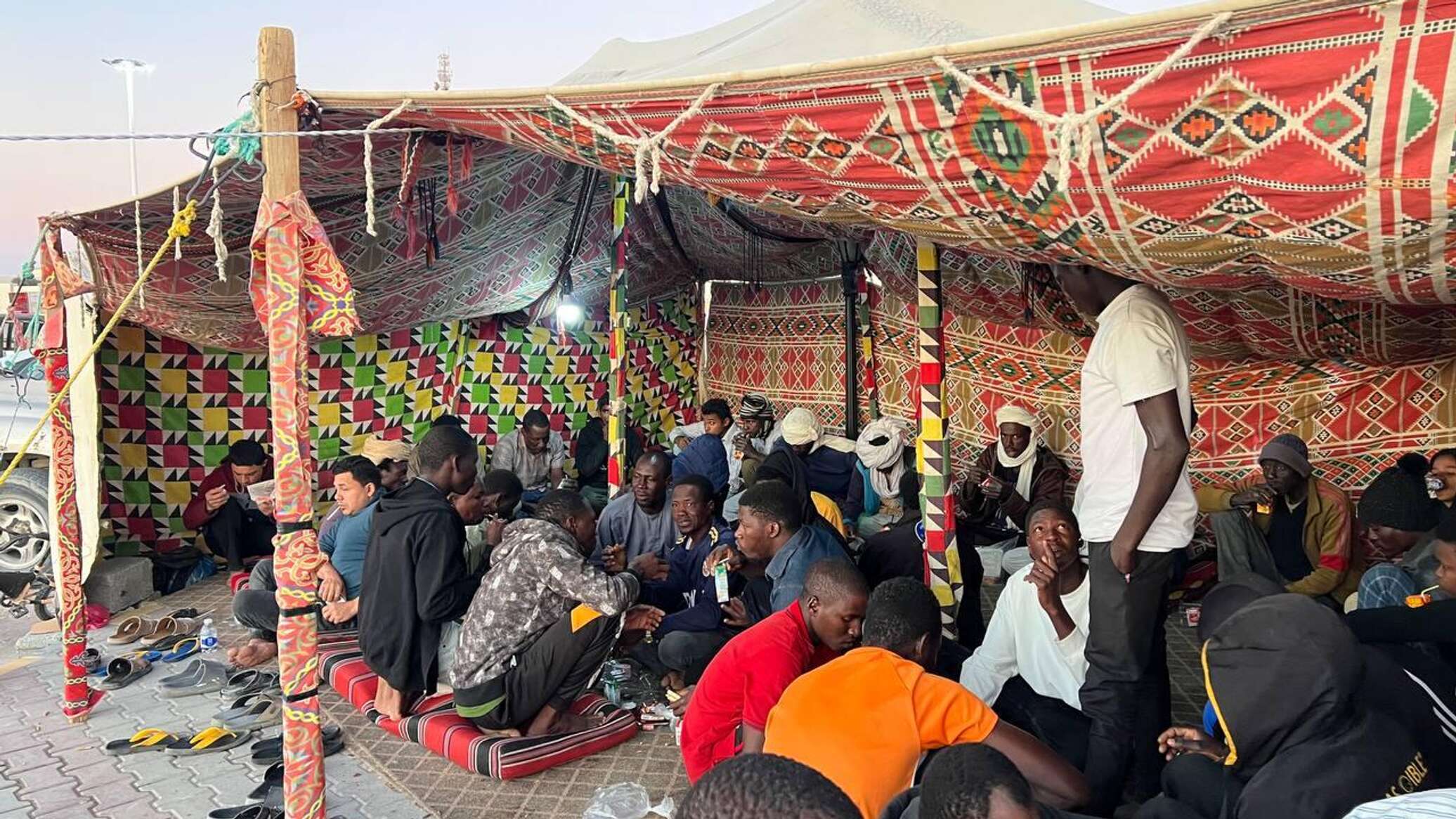 خيمة بني وليد الرمضانية في ليبيا.. 15 عاما من التكافل مع العمالة الوافدة وعابري السبيل