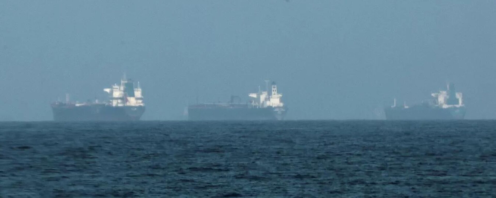 السفن العالقة في مضيق هرمز - سبوتنيك عربي, 1920, 04.03.2026