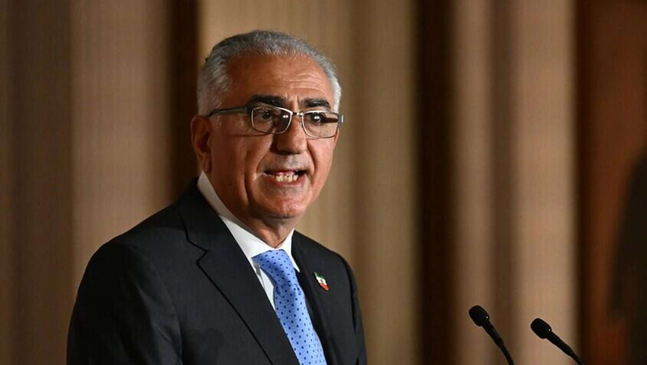 مقلب يؤدي لفضيحة... نجل شاه إيران السابق يدعو أوروبا لشن 