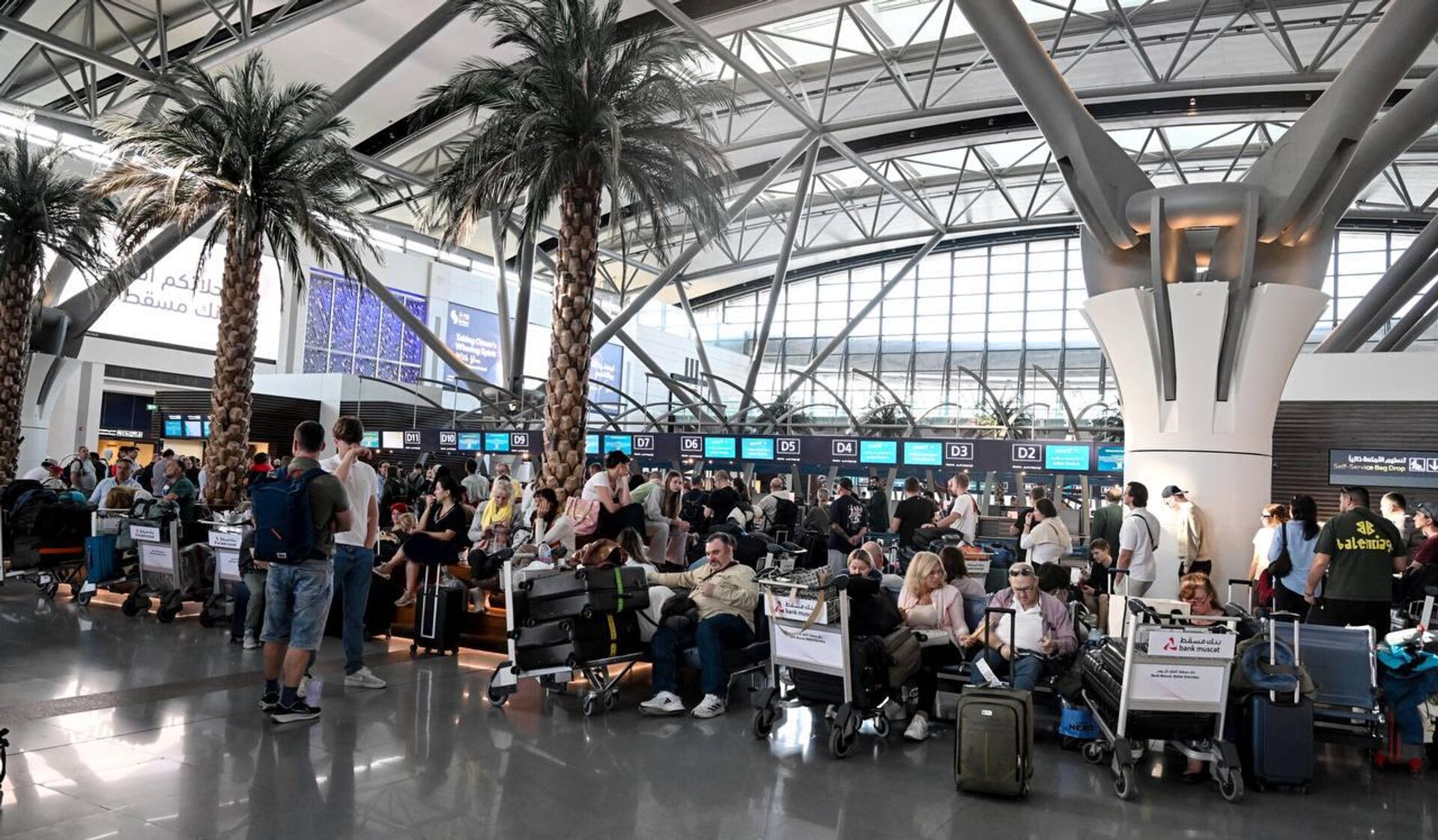 سلطنة عُمان تقوم بتيسير عودة المسافرين من الدول الشقيقة والصديقة إلى بلدانهم - سبوتنيك عربي, 1920, 05.03.2026