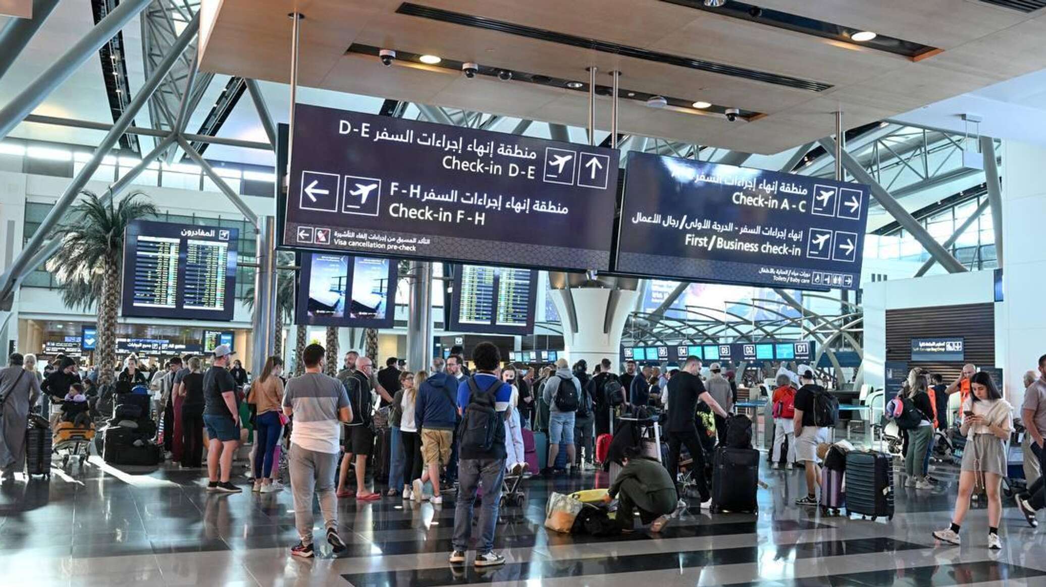 سلطنة عمان تقوم بتيسير عودة المسافرين من الدول الشقيقة والصديقة إلى بلدانهم