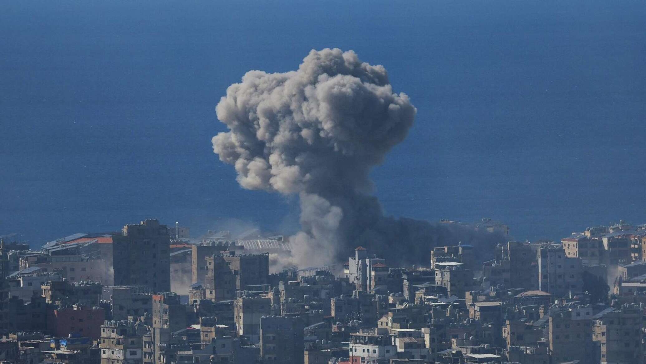 إسرائيل تعلن استهداف نحو 30 مرفقا لمؤسسة "القرض الحسن" التابعة لـ"حزب الله" في لبنان