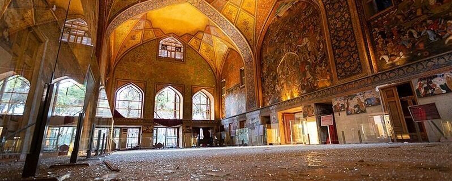 Поврежденный дворец Чехель-сотун после авиаударов США и Израиля - سبوتنيك عربي, 1920, 10.03.2026