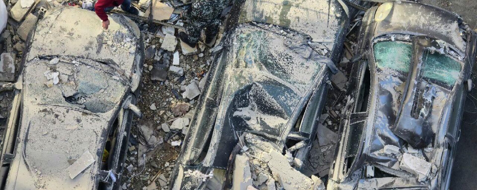 عدسة سبوتنيك ترصد الأضرار داخل الشقق السكنية في بيروت نتيجة غارة إسرائيلية    - سبوتنيك عربي, 1920, 11.03.2026