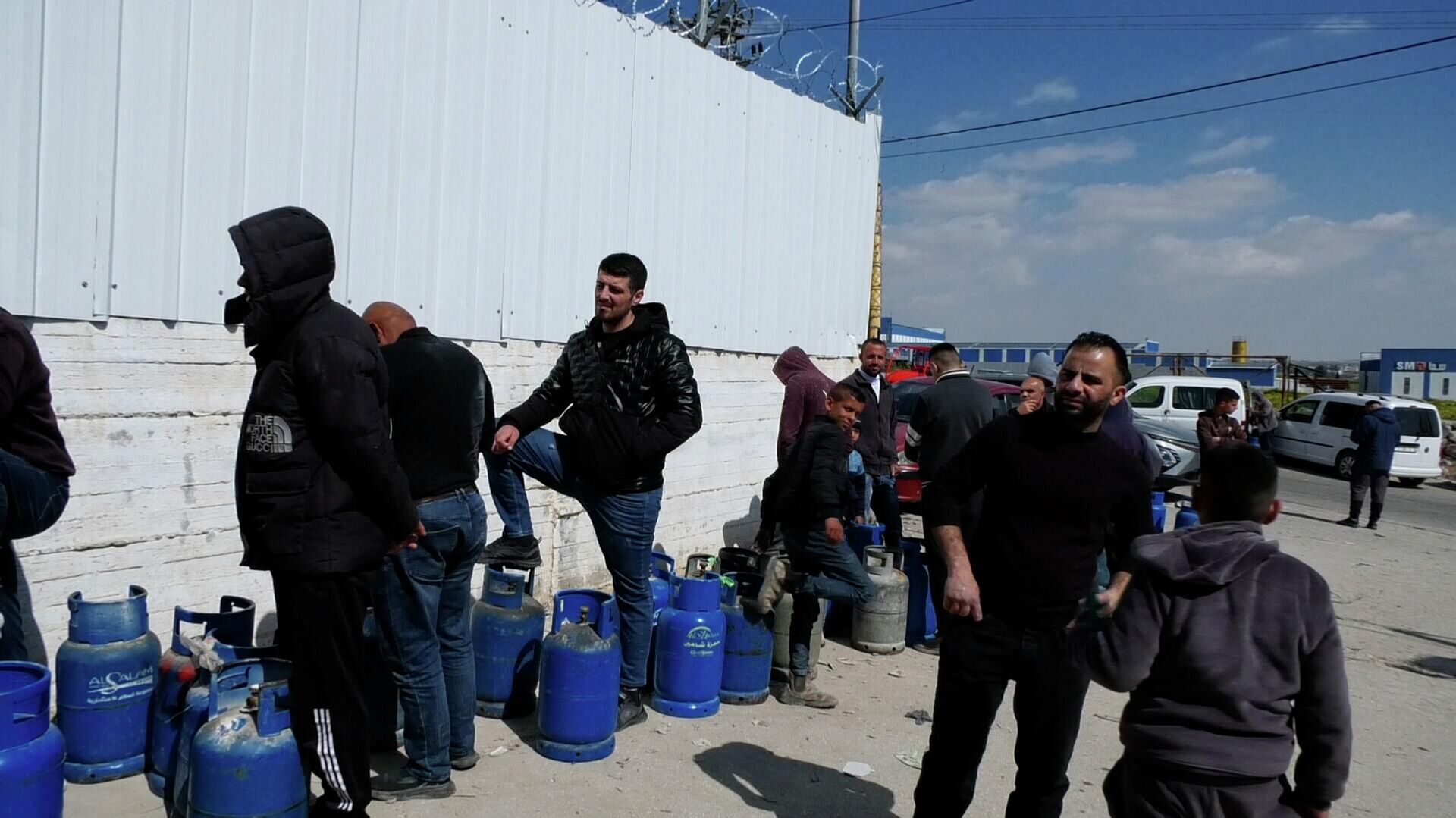 الحرب على إيران تفرض واقعا اقتصاديا وأمنيا جديدا على الضفة الغربية - سبوتنيك عربي, 1920, 11.03.2026