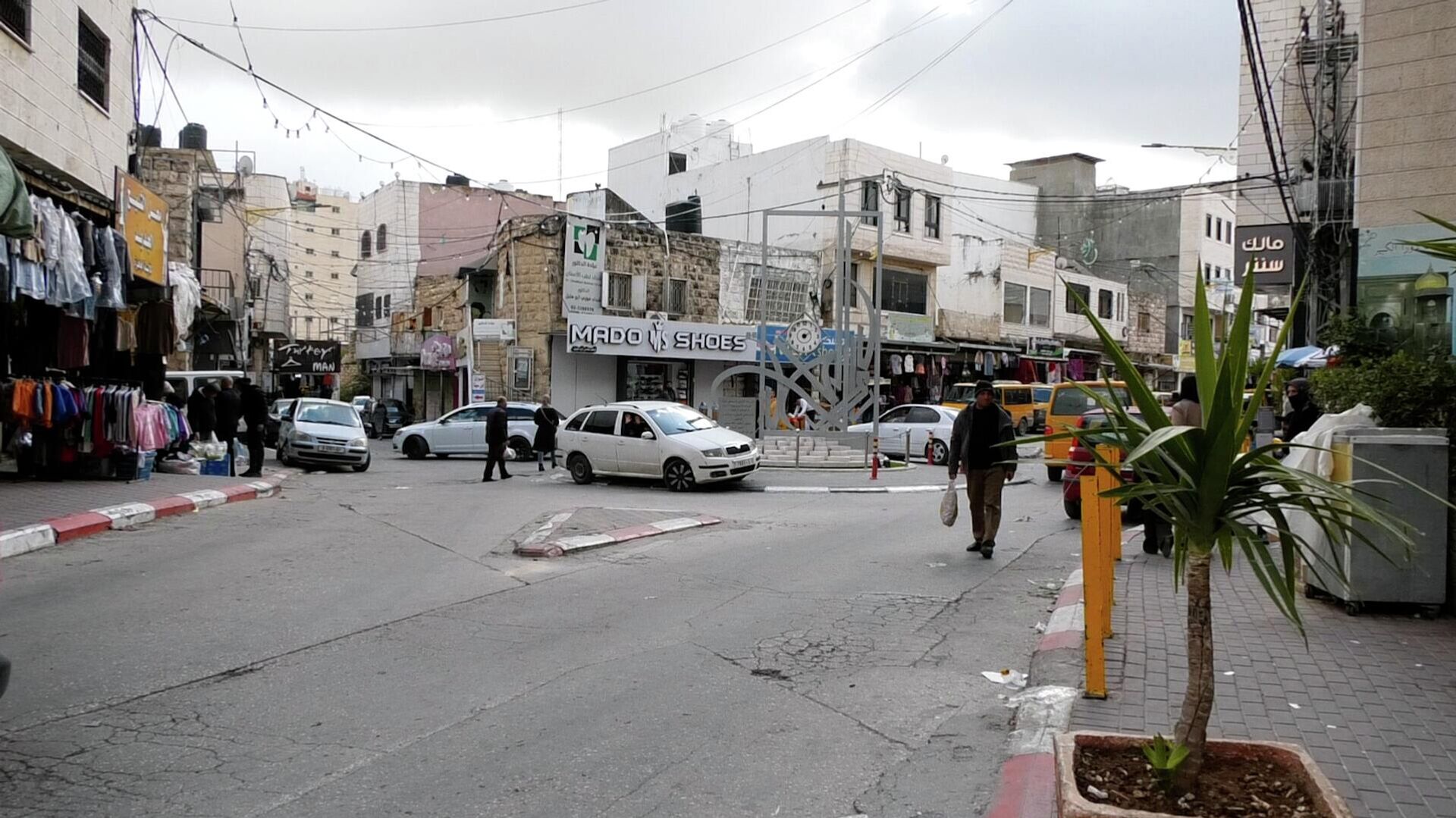 الحرب على إيران تفرض واقعا اقتصاديا وأمنيا جديدا على الضفة الغربية - سبوتنيك عربي, 1920, 11.03.2026