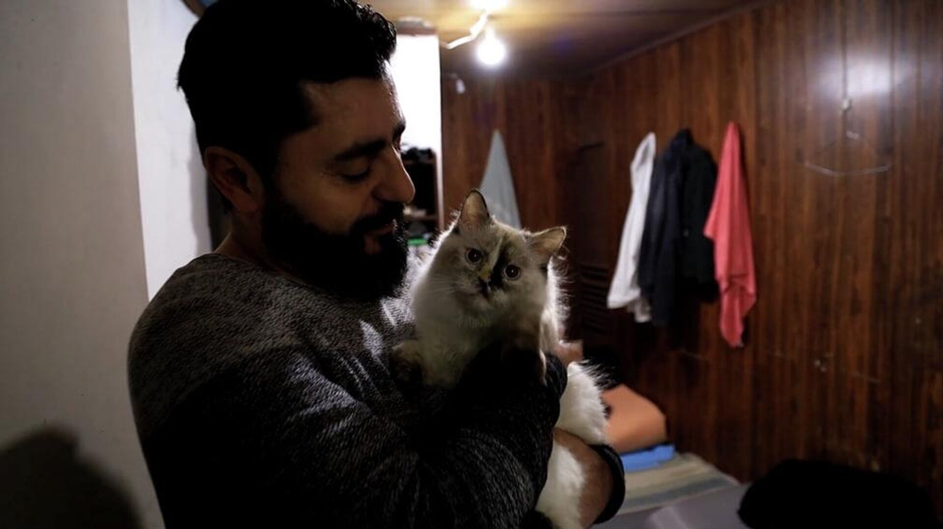 حين يتحول المسرح إلى بيت... حكايات نزوح داخل الكوليزيه في بيروت - سبوتنيك عربي, 1920, 11.03.2026