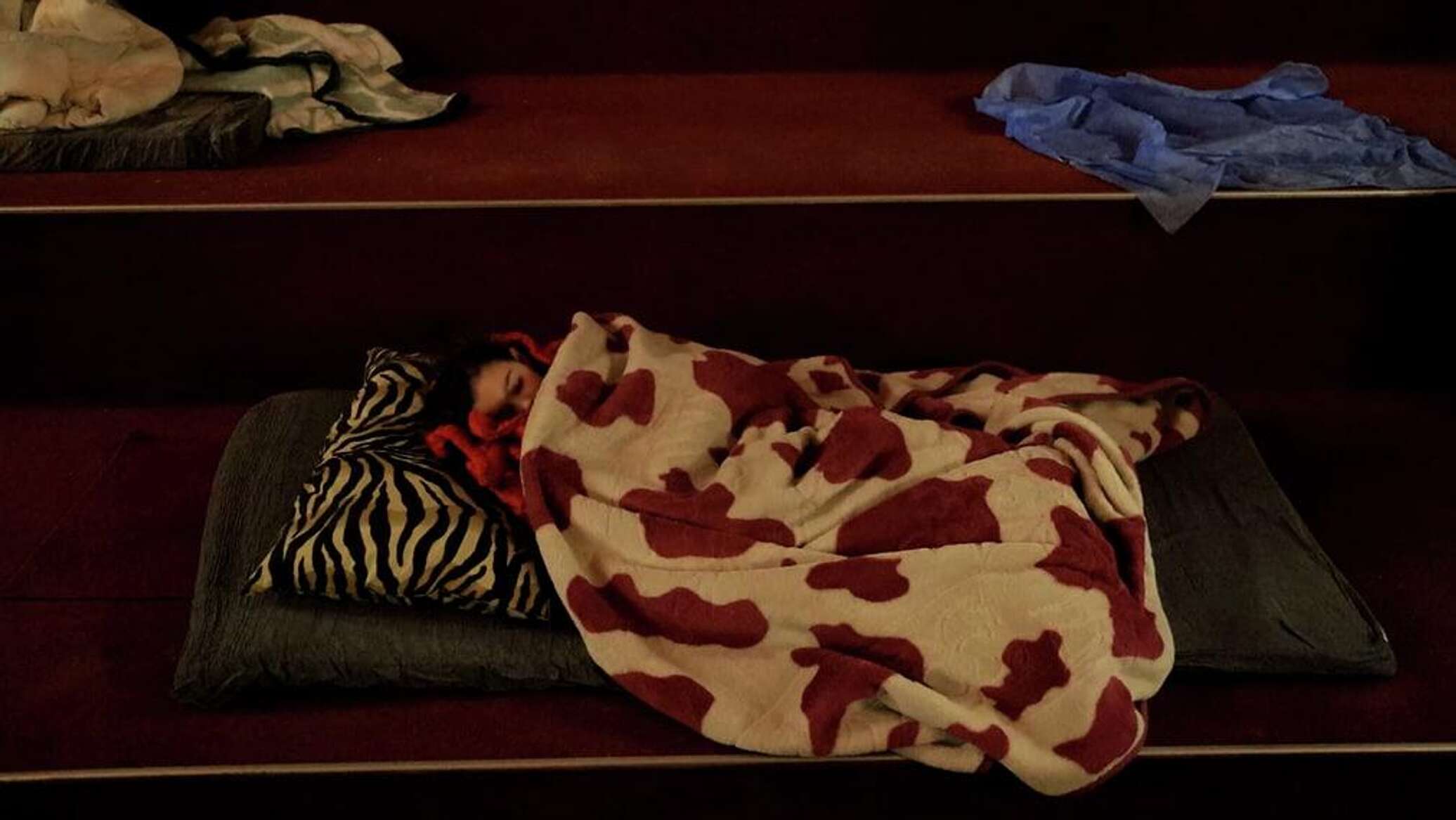 حين يتحول المسرح إلى بيت... حكايات نزوح داخل "الكوليزيه" في بيروت