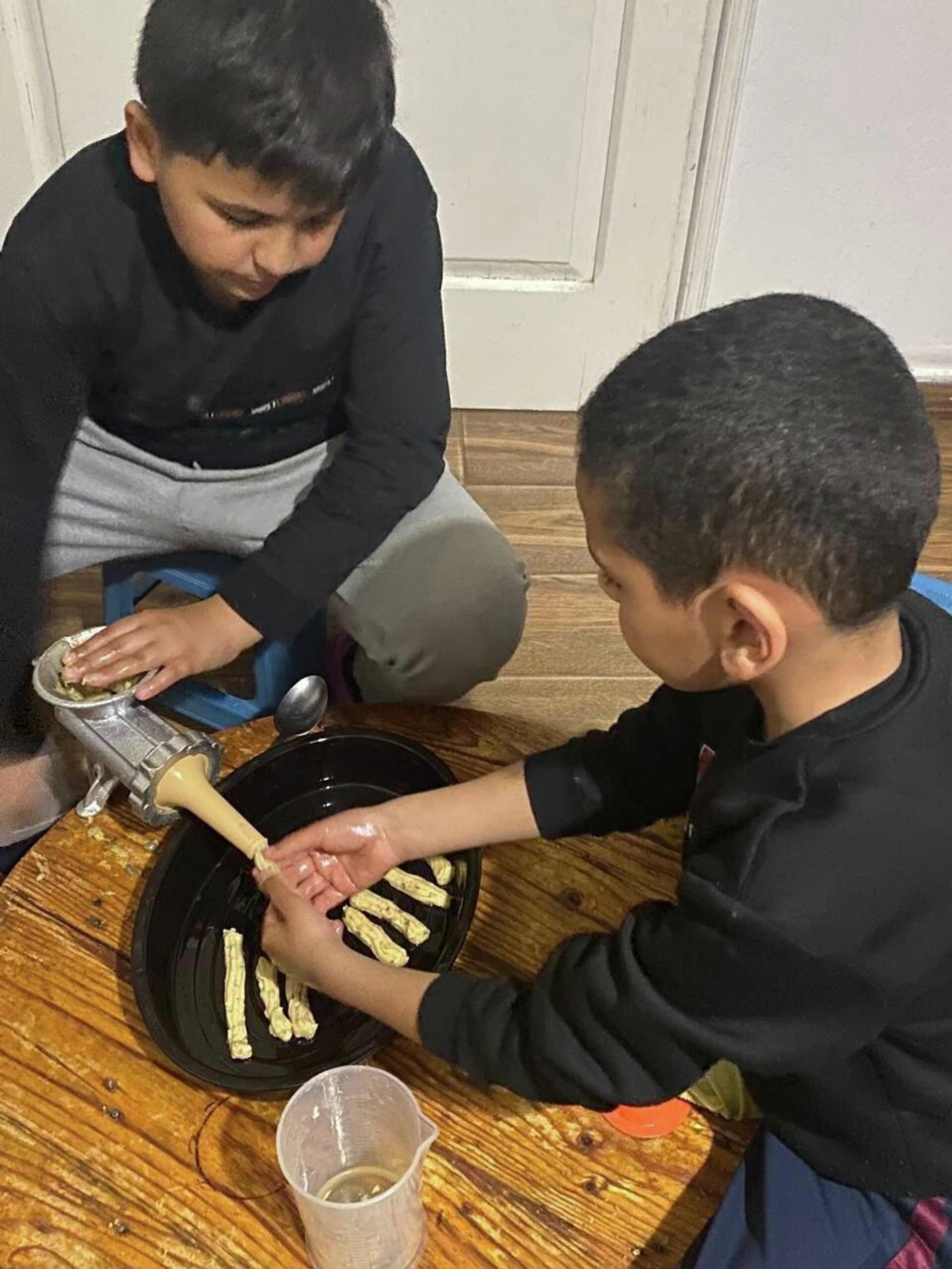 صناعة الحلويات التقليدية بعيد الفطر في تونس - سبوتنيك عربي, 1920, 13.03.2026