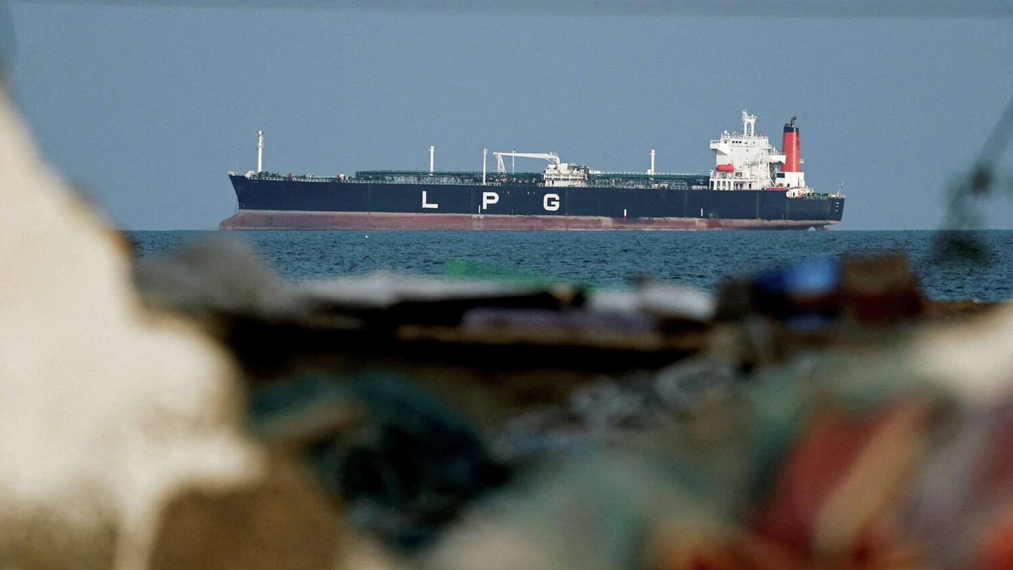 إعلام: ترامب يتطلع إلى "تحالف هرمز" والاستيلاء على جزيرة "خرج" الإيرانية