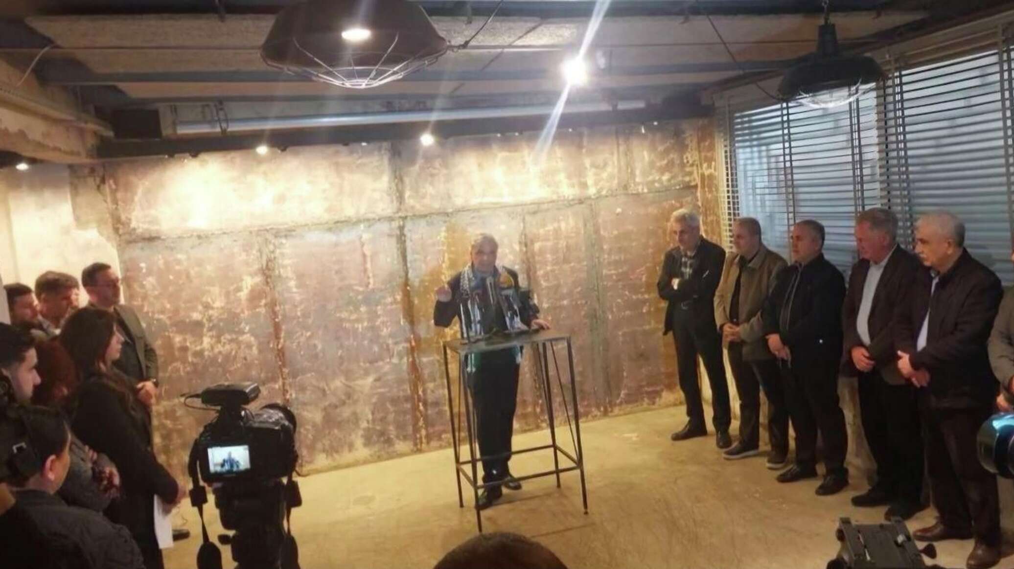 وقفة تضامنية في بيروت تنديدا بالاعتداءات الإسرائيلية على المؤسسات التعليمية.. فيديو