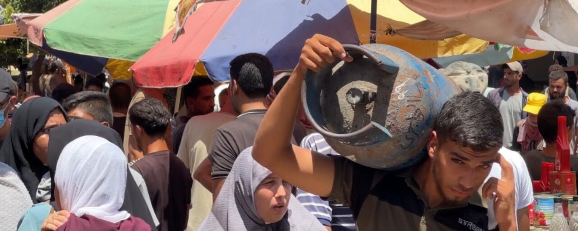 الحرب على إيران تلقي بظلالها على غزة وإسرائيل تعمق جراح القطاع بالحصار والخروقات   - سبوتنيك عربي, 1920, 17.03.2026