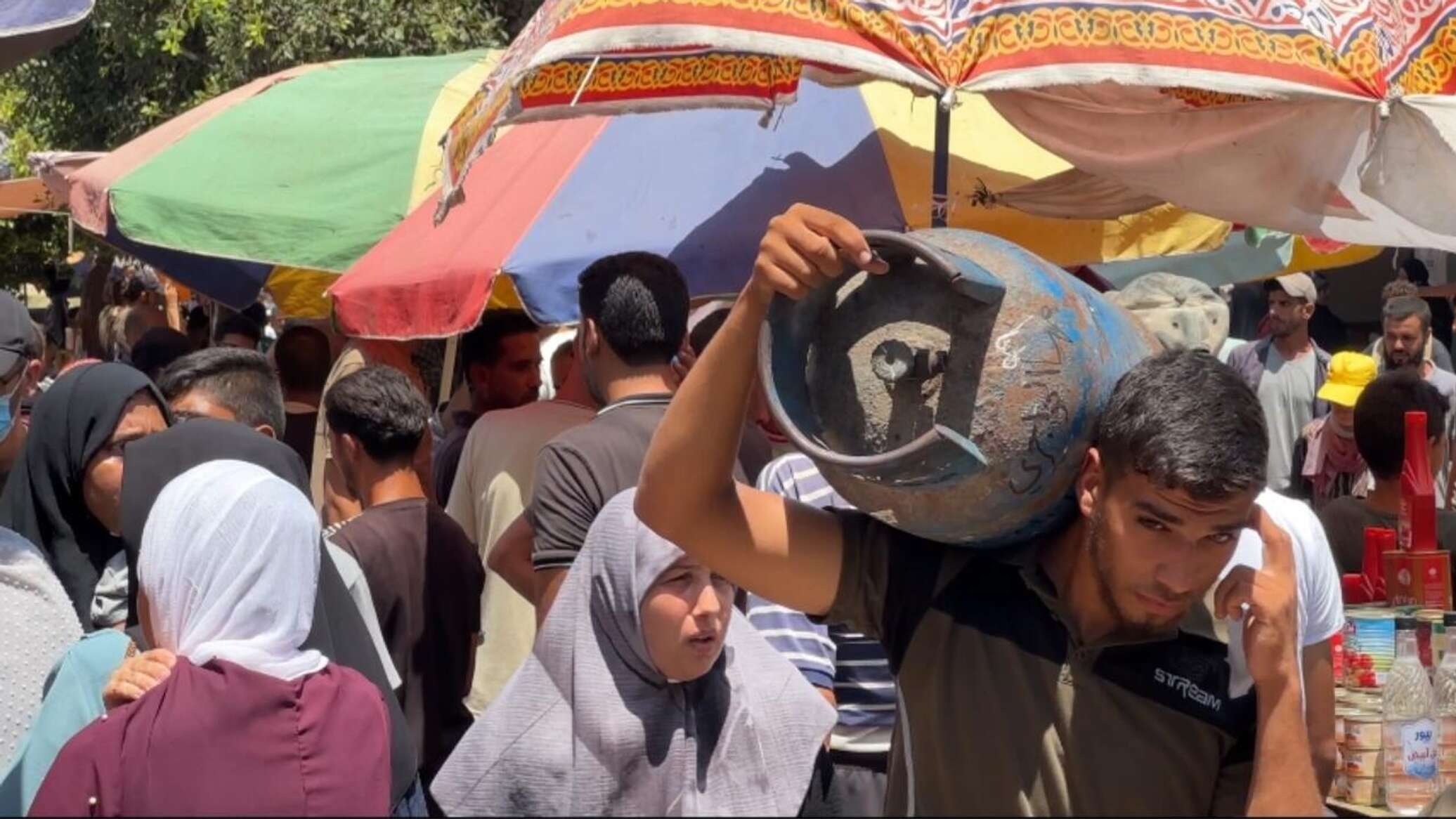 الحرب على إيران تلقي بظلالها على غزة وإسرائيل تعمق جراح القطاع بالحصار والخروقات