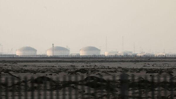 مرافق إنتاج الغاز الطبيعي المسال التابعة لشركة قطر للطاقة، وسط الصراع الأمريكي الإسرائيلي مع إيران، في مدينة رأس لفان الصناعية، قطر، 2 مارس/ آذار 2026 - سبوتنيك عربي