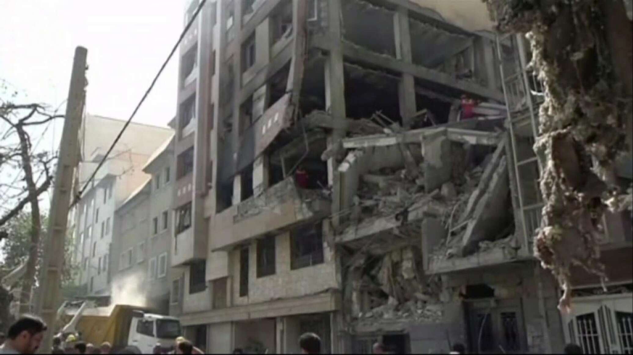 باحث في الشأن الإقليمي: التصعيد بدأ قبل انتهاء المهلة واستهداف البنى التحتية الإيرانية جريمة حرب