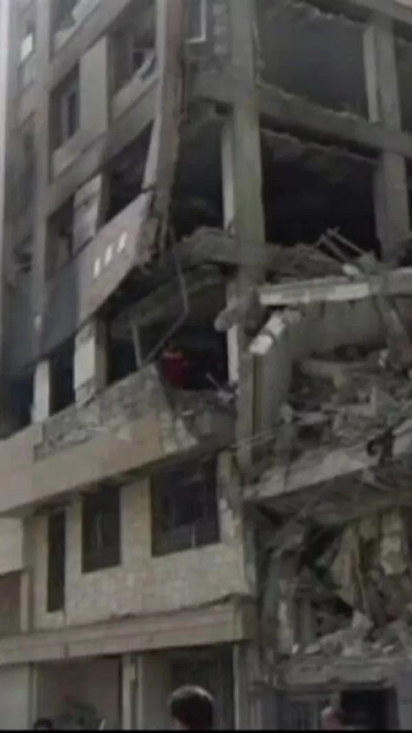 صورة لمنزل مدمر وسط طهران، جراء غارة جوية إسرائيلية صورة لمنزل مدمر وسط طهران، جراء غارة جوية إسرائيلية - سبوتنيك عربي