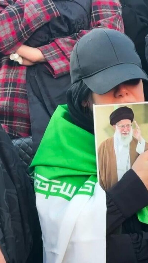 مسيرة تأبينية للمرشد الإيراني الراحل علي خامنئي مسيرة تأبينية للمرشد الإيراني الراحل علي خامنئي - سبوتنيك عربي