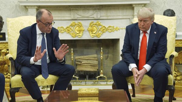 Donald Trump meets Friedrich MErz in the Oval office  - سبوتنيك عربي