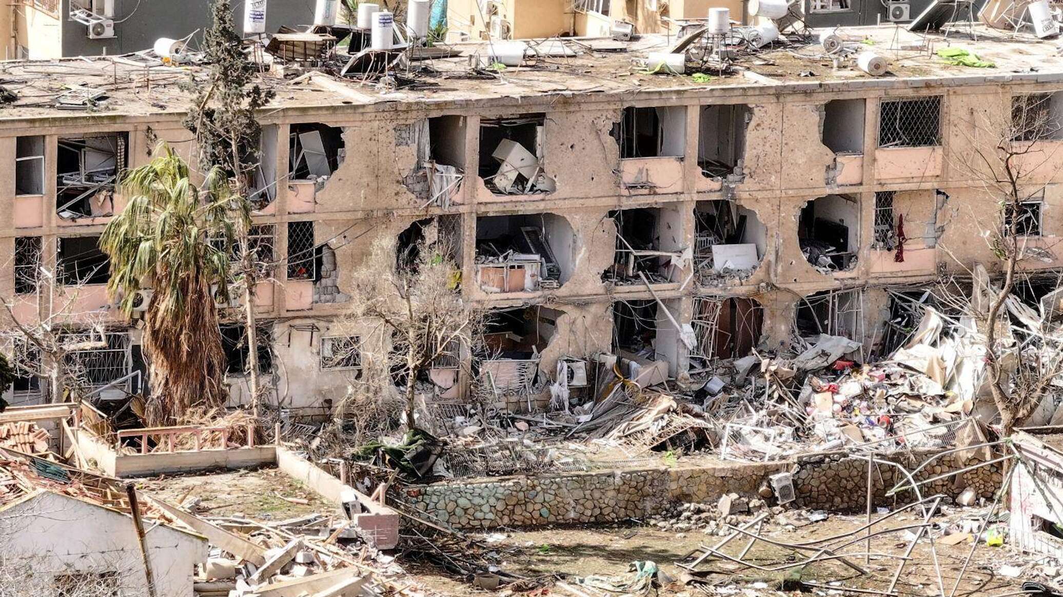 إدارة ترامب تدرس "صفقة" من 6 التزامات لإنهاء الحرب على إيران