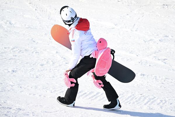 صورة لأحد المتزلجين في منتجع "فياتكا"، في ماماديش، تتارستان. - سبوتنيك عربي