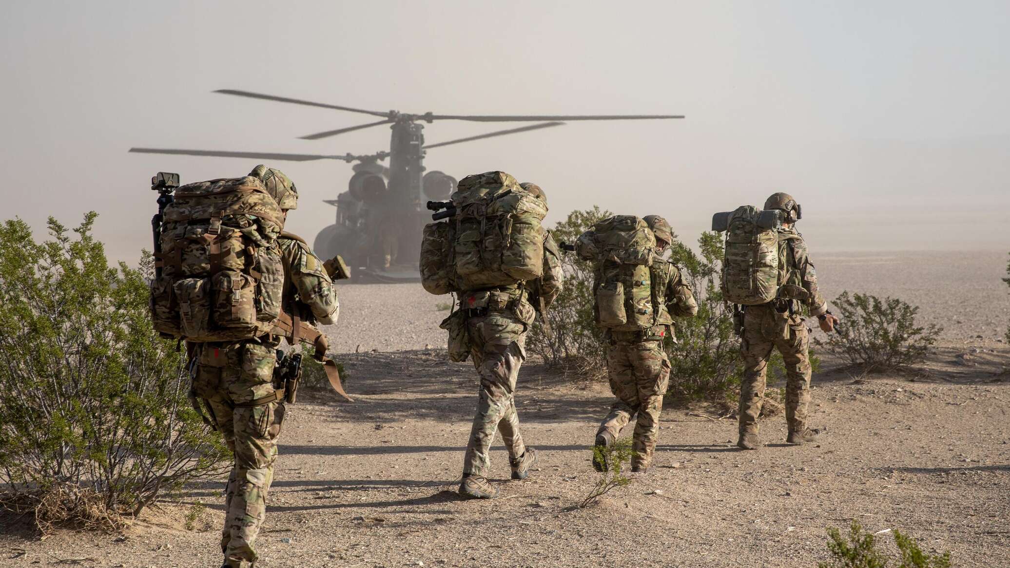 إعلام: ترامب يدرس إرسال 10 آلاف جندي إضافي إلى الشرق الأوسط