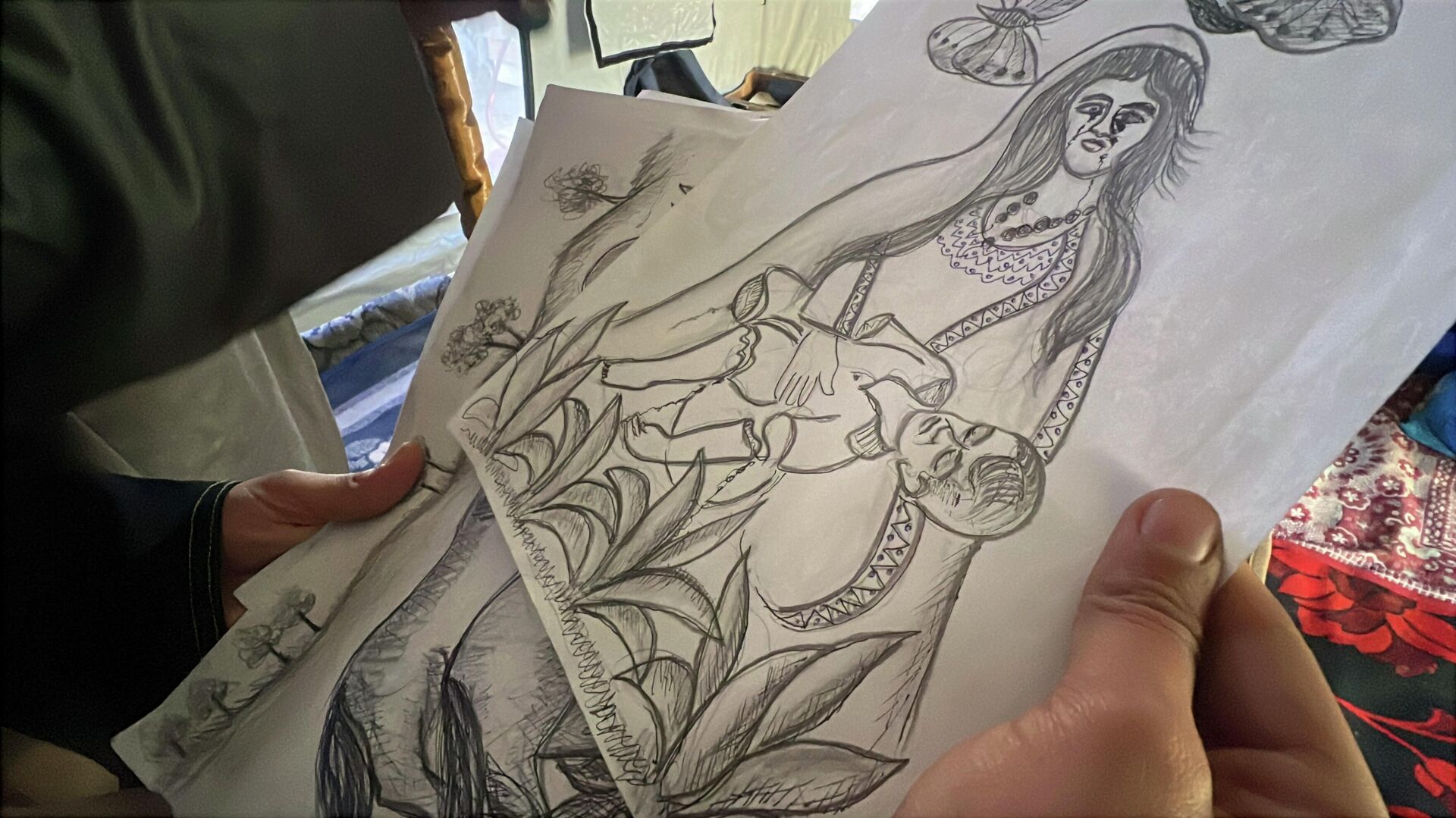 مسن فلسطيني سرقت الحرب أقماره فرسم من خيمة النزوح ألم غزة وفرحها - سبوتنيك عربي, 1920, 30.03.2026