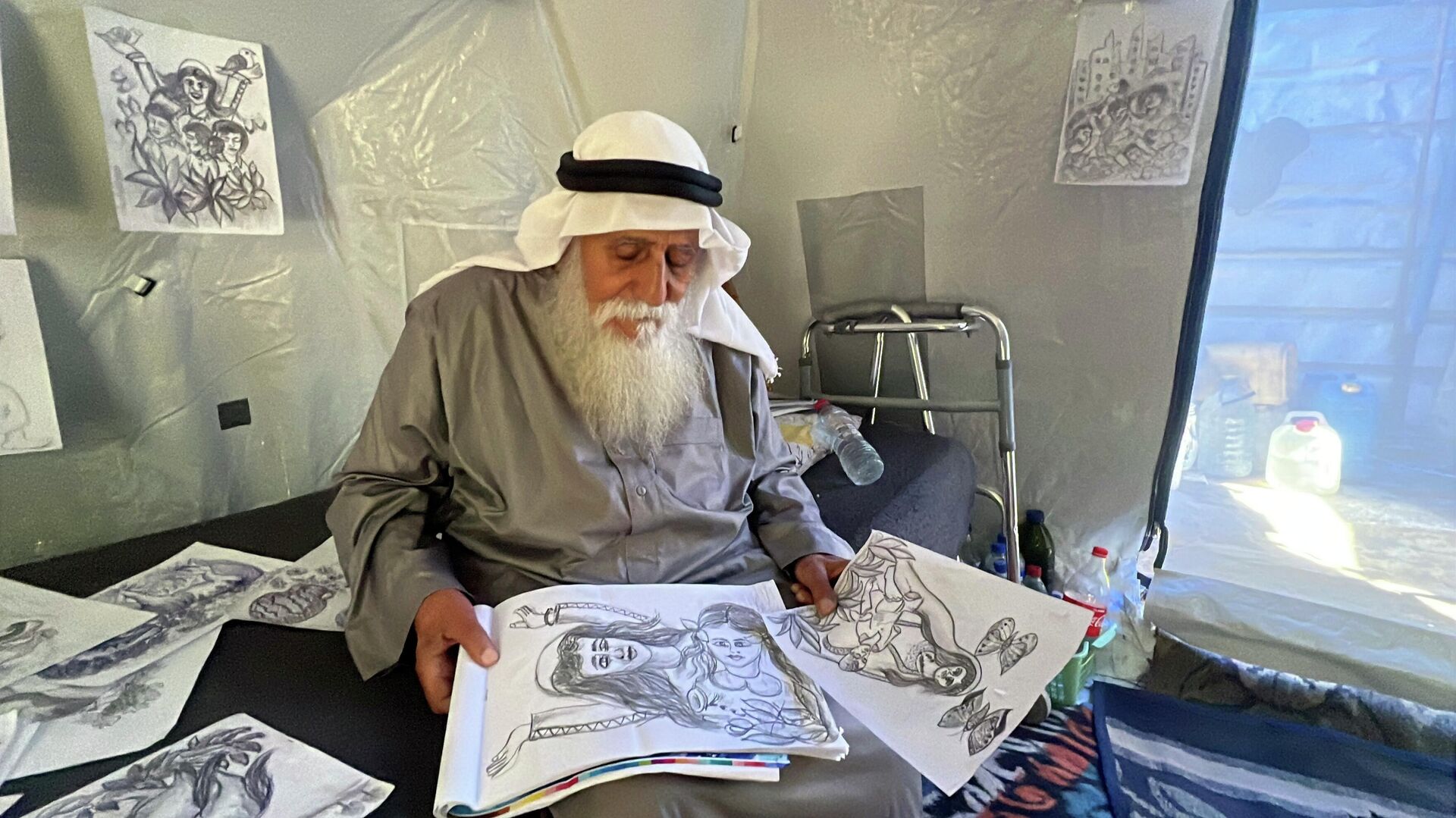 مسن فلسطيني سرقت الحرب أقماره فرسم من خيمة النزوح ألم غزة وفرحها - سبوتنيك عربي, 1920, 30.03.2026