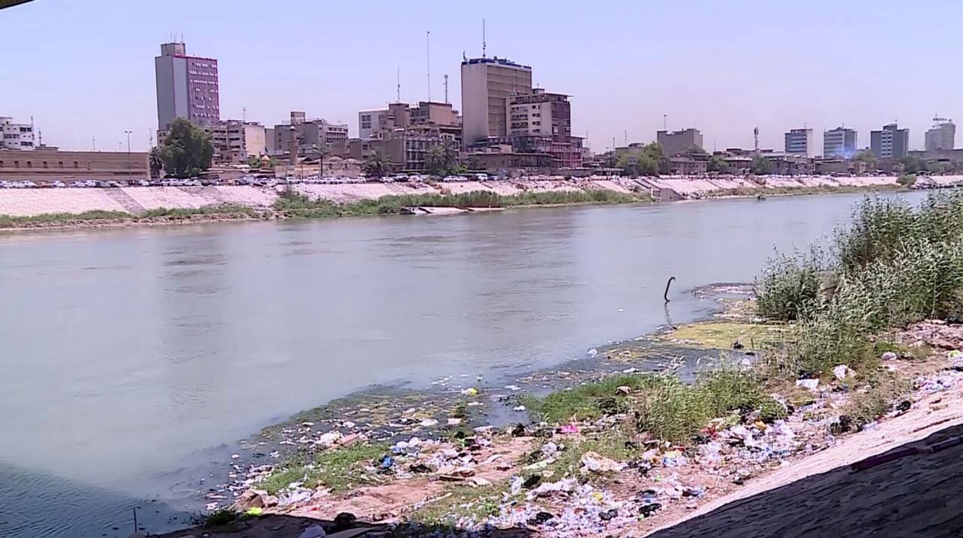 تخزين السدود يرتفع.. ومخاوف من ضياع الفرصة بلا استراتيجية واضحة تخزين السدود يرتفع.. ومخاوف من ضياع الفرصة بلا استراتيجية واضحة - سبوتنيك عربي, 1920, 30.03.2026
