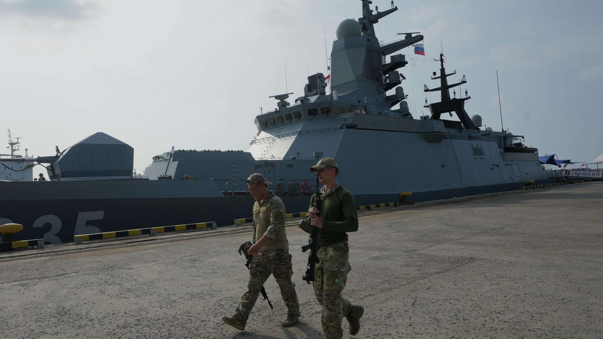 سفن أسطول المحيط الهادئ الروسي ترسو في إندونيسيا