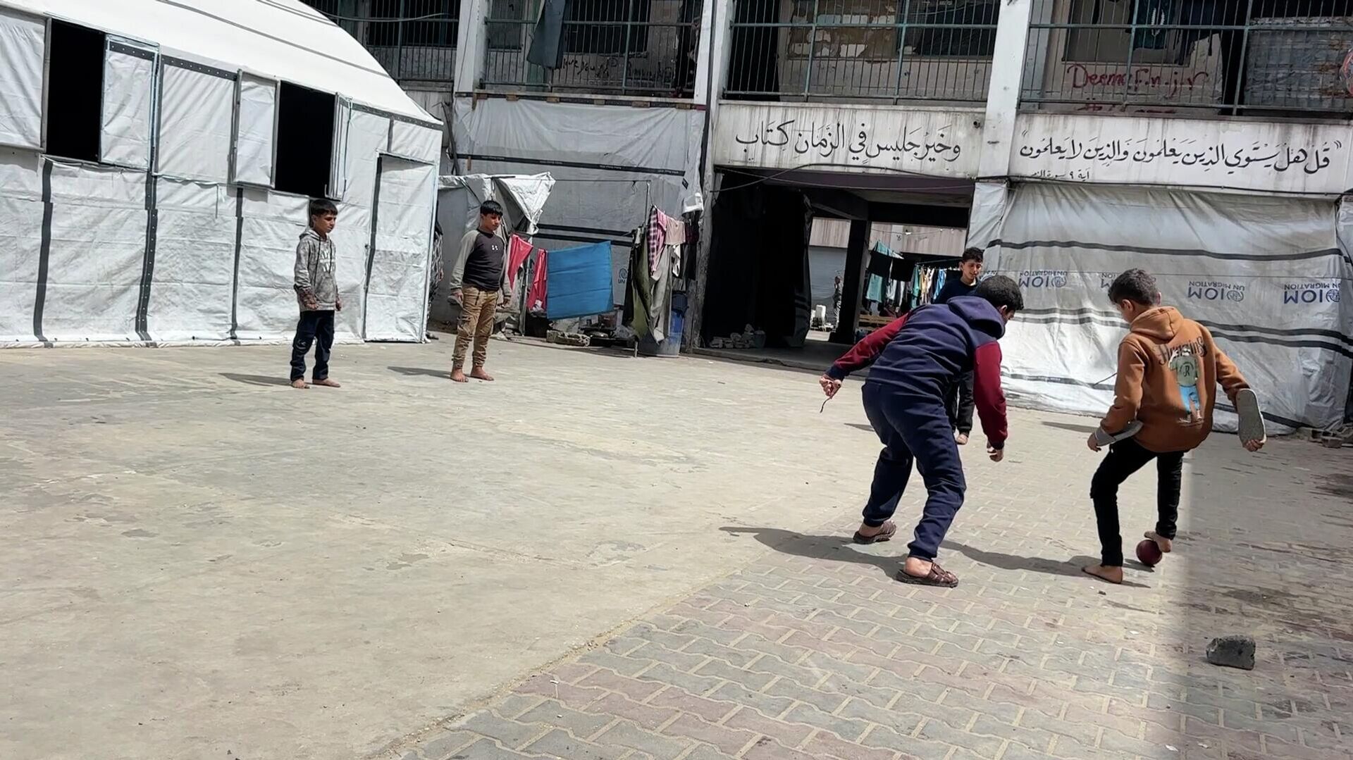 يوم الطفل الفلسطيني ... واقع إنساني صعب وأحلام بسيطة بالتعليم والحياة بلا مشقة   - سبوتنيك عربي, 1920, 06.04.2026