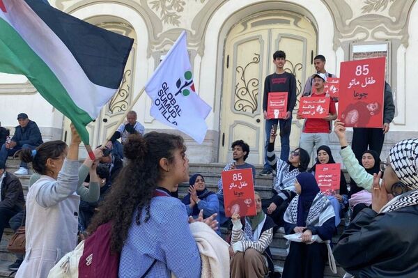 طلبة تونسيون يحتجون رفضا لقانون إعدام الأسرى الفلسطينيين... 7 أبريل /2026 - سبوتنيك عربي