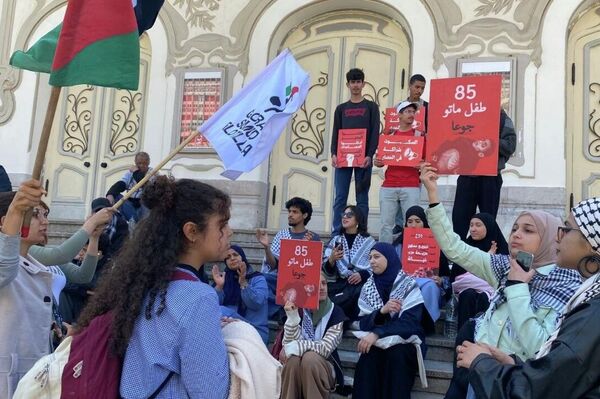 طلبة تونسيون يحتجون رفضا لقانون إعدام الأسرى الفلسطينيين... 7 أبريل /2026 - سبوتنيك عربي