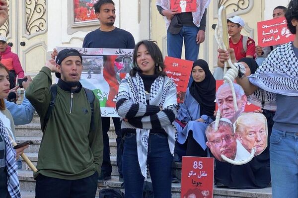 طلبة تونسيون يحتجون رفضا لقانون إعدام الأسرى الفلسطينيين... 7 أبريل /2026 - سبوتنيك عربي