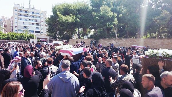 صيدا تؤبن ضحايا سراي النبطية الـ13 بمشاركة رسمية وأمنية - سبوتنيك عربي